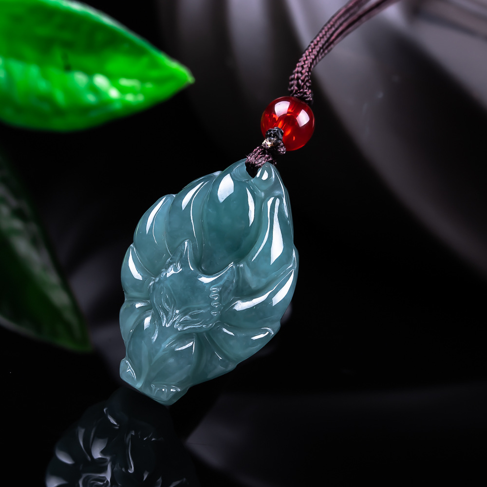 Vintage Fashion Design - Collier pendentif renard en jadéite birmane