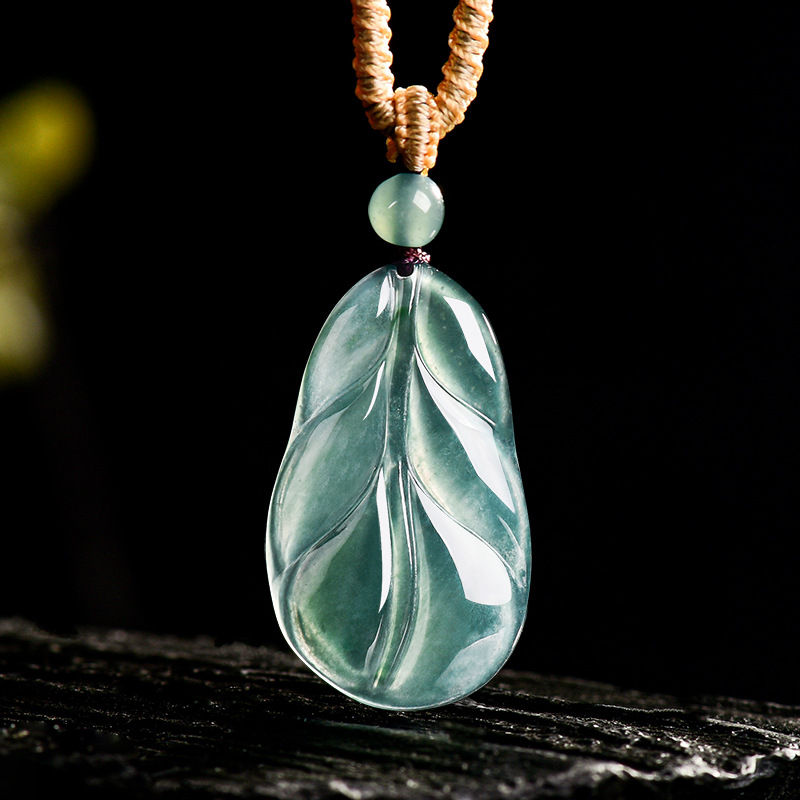 Vintage Fashion Design - Pendentif feuille de jadéite du Myanmar,