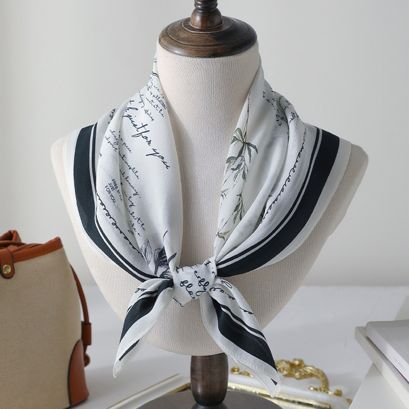 Foulard 100% Soie de Mûrier 65 - Vintage Fashion Journal avis et prix