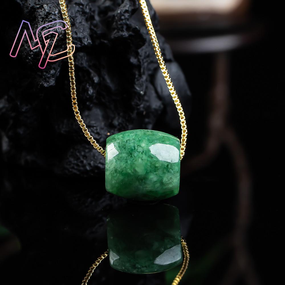 Pendentif en perles de Jade vé - Vintage Fashion Design avis et prix